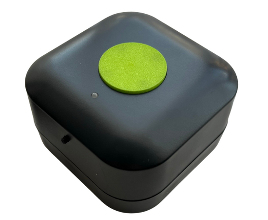 Long range 868MHz, up to 2KM
    Battery life 250,000 activations
    User changeable battery
    Low battery monitor
    Main top “activation” button
    Discrete side “clear/ack” button
    Ultra-fast receive time
    LED status indicators
    Tabletop, fixed and removable wall mount