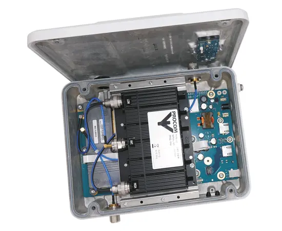 SPECIFICATIONS
ELECTRICAL
MODEL MPX 70/6...
TX/RX FREQUENCY MPX 70/6 L: 406 - 440 MHz
MPX 70/6 H: 430 - 470 MHz
MAX. INPUT POWER 50 W
INSERTION LOSS TX-ANT AND ANT-RX
Single-channel tuned: < 1.4 dB
Multi-channel tuned,
1.5 MHz BW: < 1.5 dB
TX NOISE SUPPRESSION ON RX-FREQUENCY
Single-channel tuned: >90 dB
>80 dB @ 5-7 MHz spacing
Multi-channel tuned,
1.5 MHz BW: >60 dB
RX ISOLATION ON TX-FREQUENCY
Single-channel tuned: >90 dB
>80 dB @ 5-7 MHz spacing
Multi-channel tuned,
1.5 MHz BW: >60 dB
TX/RX SPACING 5 - 13 MHz (see tabel)
IMPEDANCE Nom. 50 Ω
SWR ≤ 1.4
MECHANICAL
TEMP. RANGE –30° C → +60° C
CONNECTORS N-female
BNC(f), TNC(f), UHF(f), SMA(f) on request
DIMENSIONS
(L x W x H) 110 x 154 x 33 mm / 4.33 x 6.06 x 1.30 in.
WEIGHT Approx. 550 g / 1.21 lb